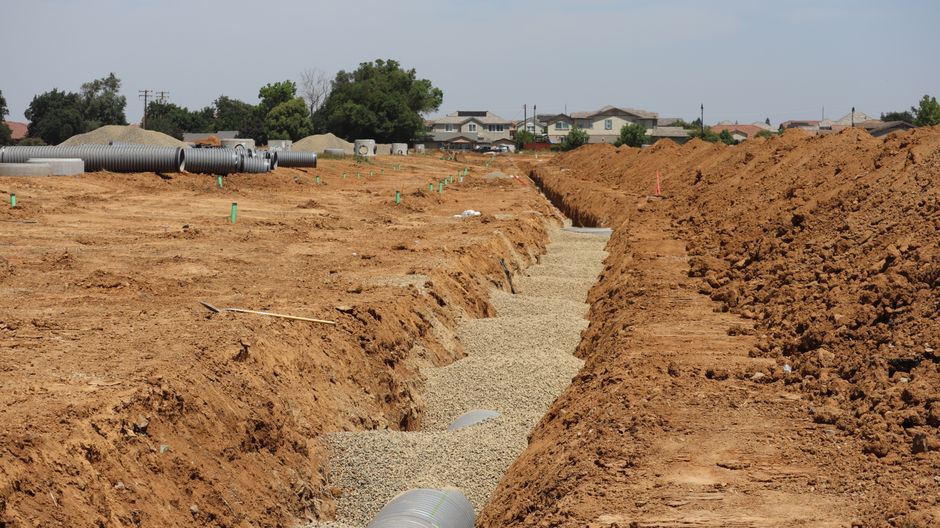 wysokiej jakości piasek do instalacji podziemnych dostarczany przez Kruszywo Polska