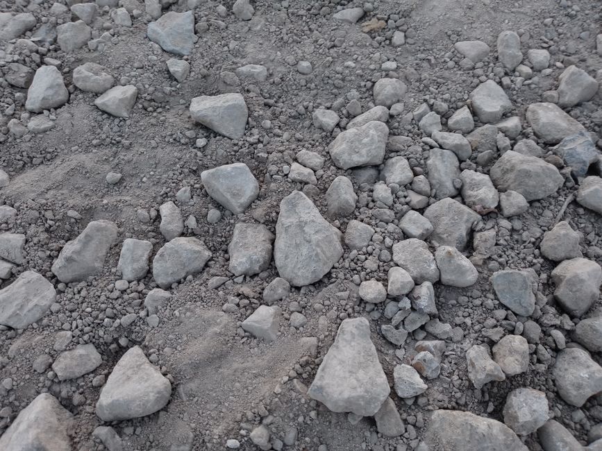 wysokiej jakości kruszywo pod płytę fundamentową na placu budowy